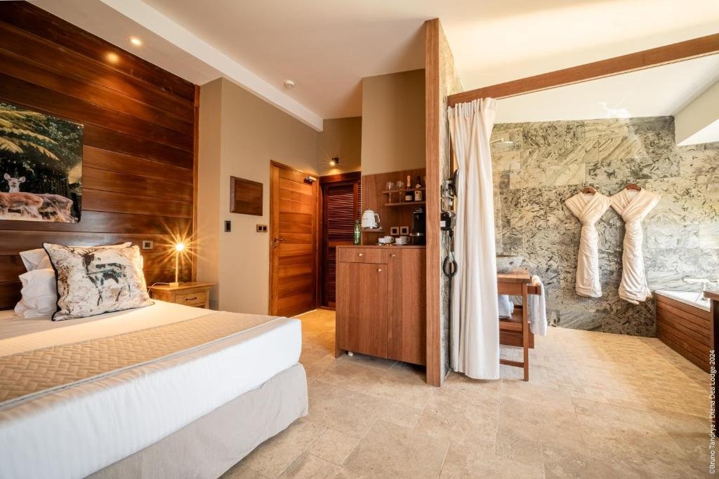 Diana Dea Lodge superior room